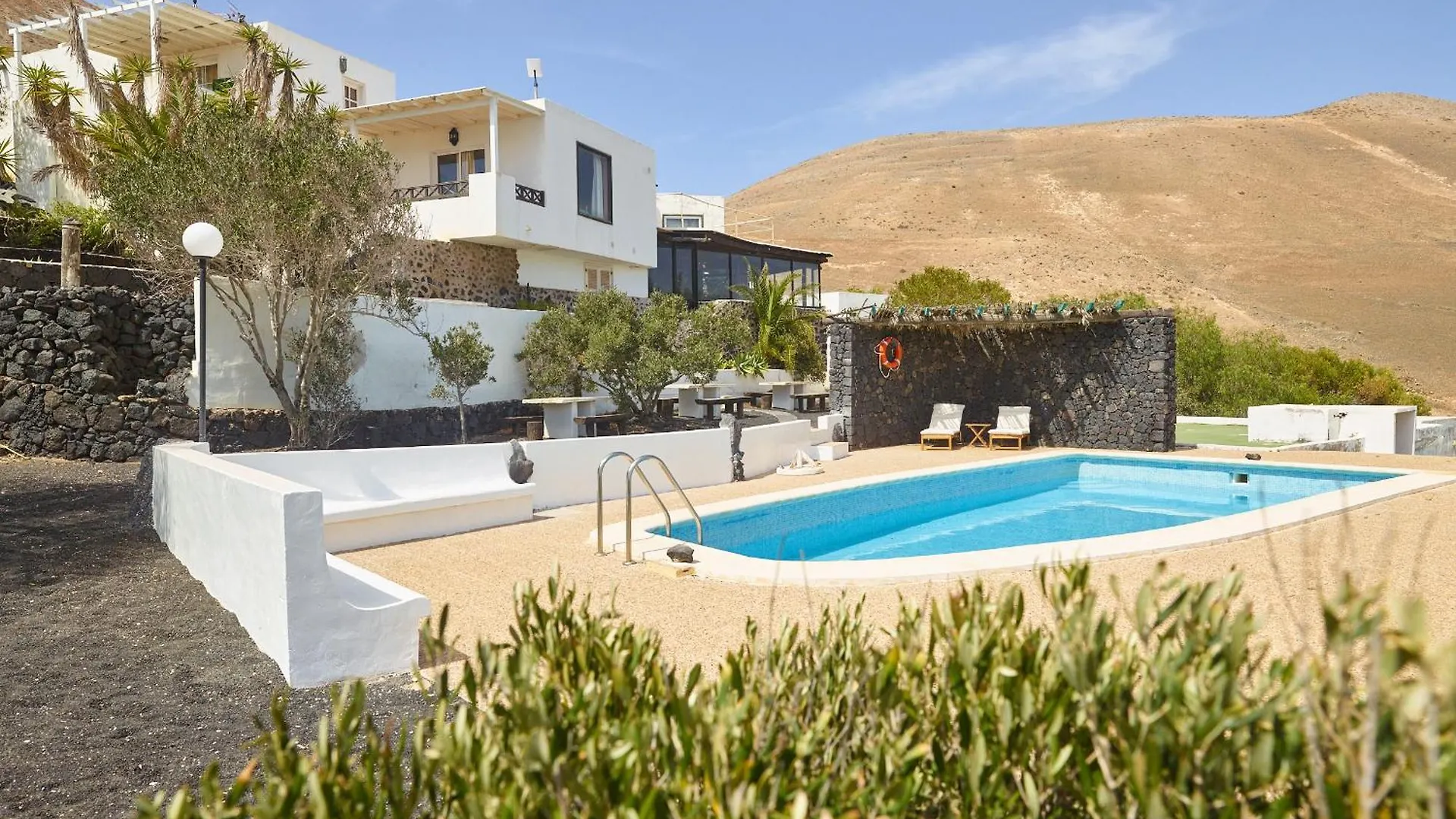 הקונטקטים של Finca La Calerita B